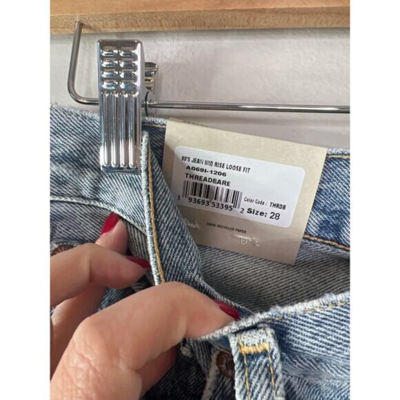 NWT Agolde 90s Mid Rise Loose Fit Distressed Denim Jeans Blue Light Wash Size 28 - Picture 5 of 9